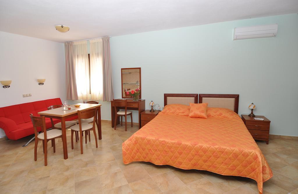 Elia Studios Skala Marion Room photo